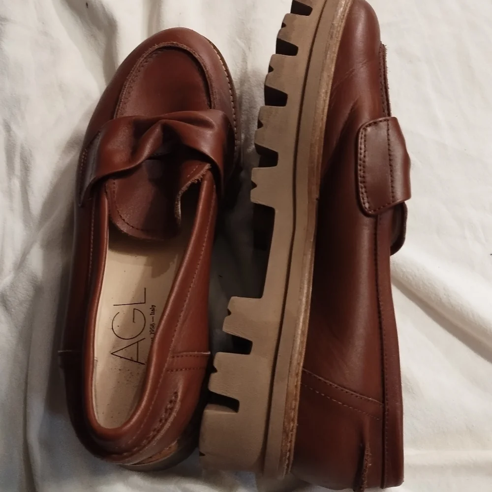 AGL Attilio Giusti Leombru Women's Brown Loafers